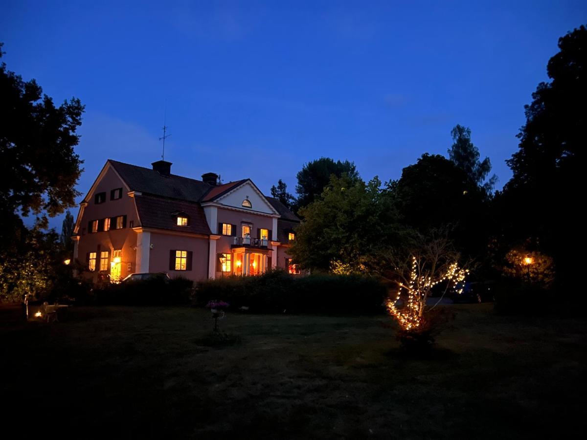 Herrgards Hotell Gyllene Haesten Västervik Exterior photo