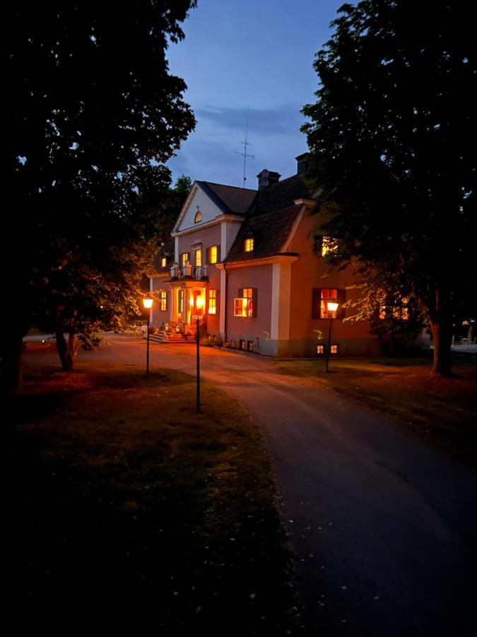 Herrgards Hotell Gyllene Haesten Västervik Exterior photo